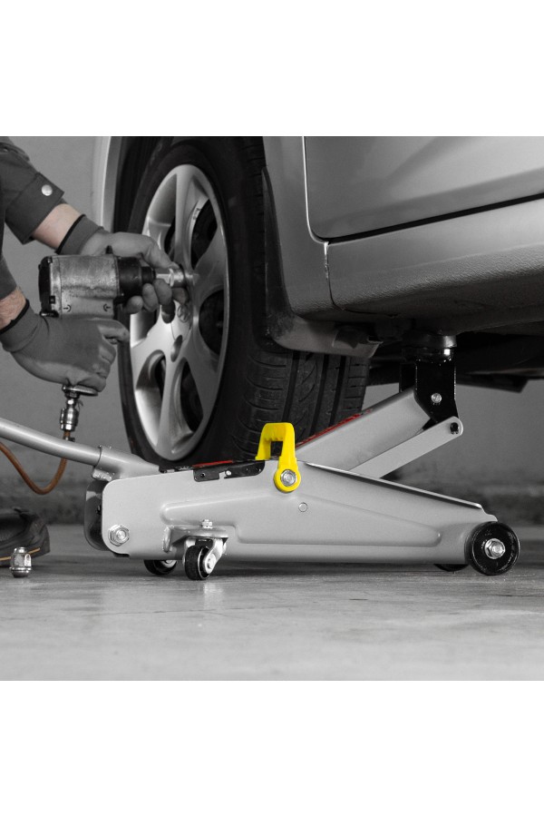 Домкрат гидравлический подкатной, 2 т, высота подъема 135-385 мм, в пластиковый кейсе Matrix