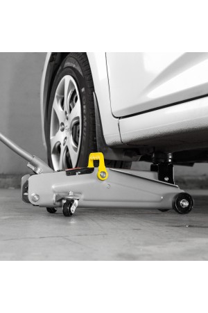 Домкрат гидравлический подкатной, 2 т, высота подъема 135-385 мм, в пластиковый кейсе Matrix