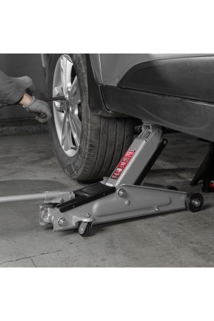 Домкрат гидравлический подкатный, 3 т, высота подъема 130-410 мм Matrix