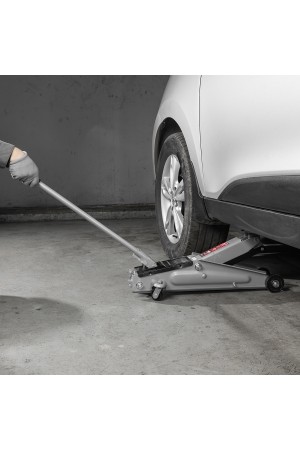 Домкрат гидравлический подкатный, 3 т, высота подъема 130-410 мм Matrix