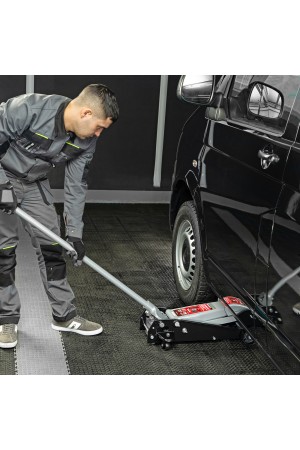 Домкрат гидравлический подкатной, 3 т, высота подъема 140-520 мм Matrix