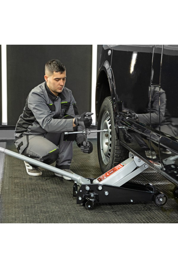 Домкрат гидравлический подкатной, 3 т, высота подъема 140-520 мм Matrix