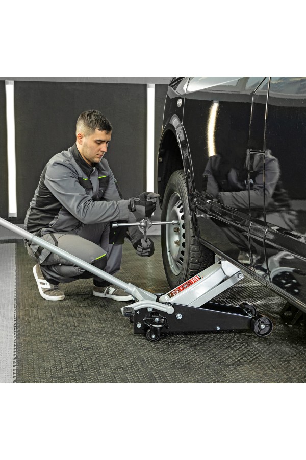 Домкрат гидравлический подкатной, 3.5 т, высота подъема 145-490 мм, с педалью Matrix