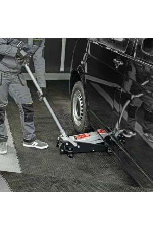 Домкрат гидравлический подкатной, 3.5 т, высота подъема 145-490 мм, с педалью Matrix