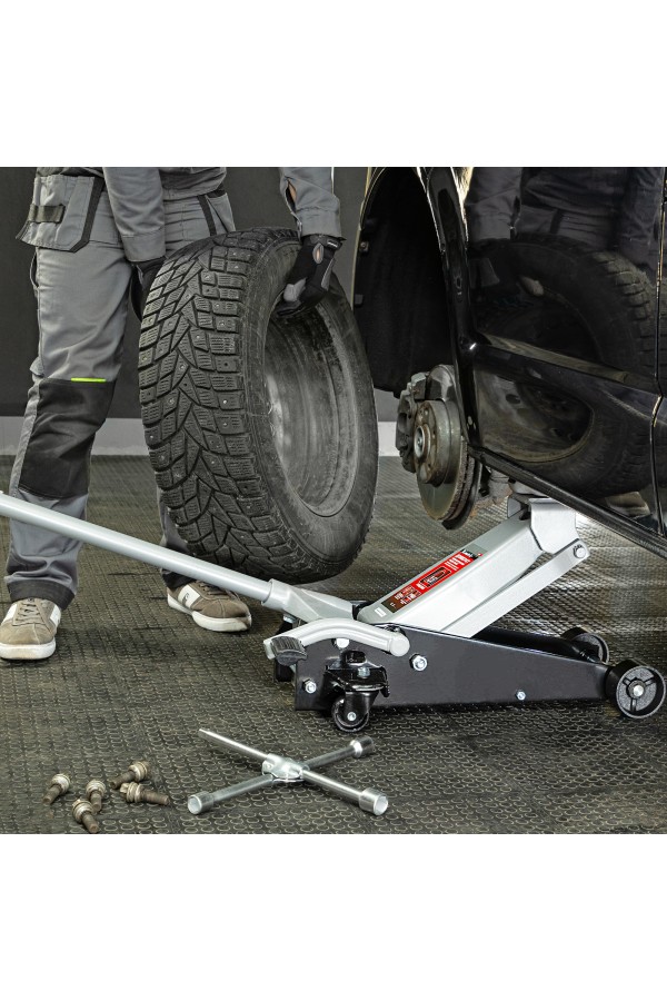 Домкрат гидравлический подкатной, 3.5 т, высота подъема 145-490 мм, с педалью Matrix