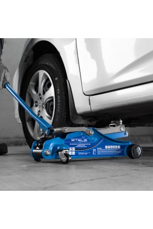 Домкрат гидравлический подкатной, поворотная рукоятка, 2 т, Low Profile, 100-350 мм Stels