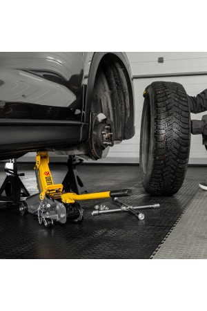 Домкрат гидравлический подкатной с фиксатором, 2 т, 130-330 мм, в кейсе Denzel