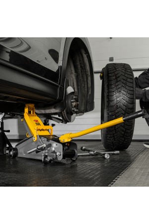 Домкрат гидравлический подкатной с фиксатором, 2,8 т, 135-385 мм, в кейсе Denzel