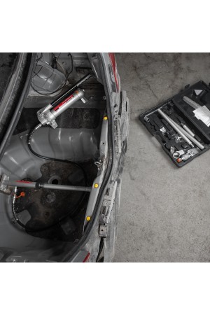 Растяжка гидравлическая, 4 т, набор из 17 предметов, 7 сменных насадок, в пластиковом кейсе Matrix