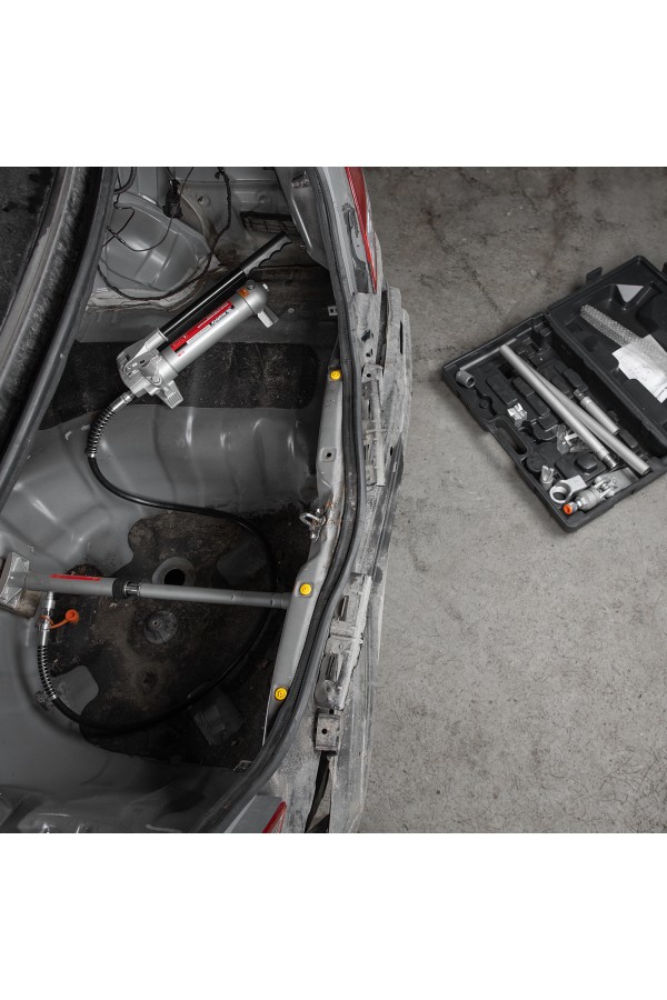 Растяжка гидравлическая, 4 т, набор из 17 предметов, 7 сменных насадок, в пластиковом кейсе Matrix