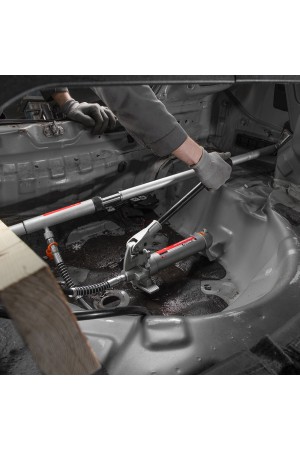 Растяжка гидравлическая, 4 т, набор из 17 предметов, 7 сменных насадок, в пластиковом кейсе Matrix