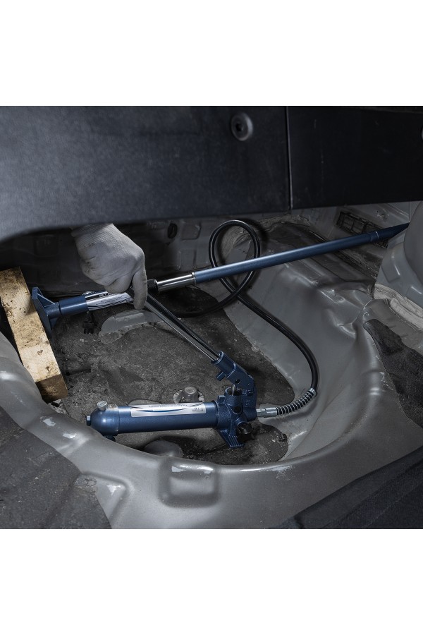 Растяжка гидравлическая, 4 т, набор из 17 предметов, 7 сменных насадок, в металлическом кейсе Stels