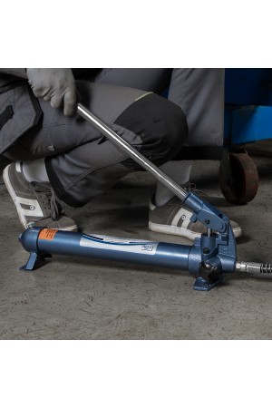 Растяжка гидравлическая, 10 т, набор из 17 предметов, 7 сменных насадок, в металлическом кейсе Stels