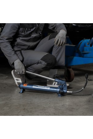 Растяжка гидравлическая, 10 т, набор из 17 предметов, 7 сменных насадок, в металлическом кейсе Stels