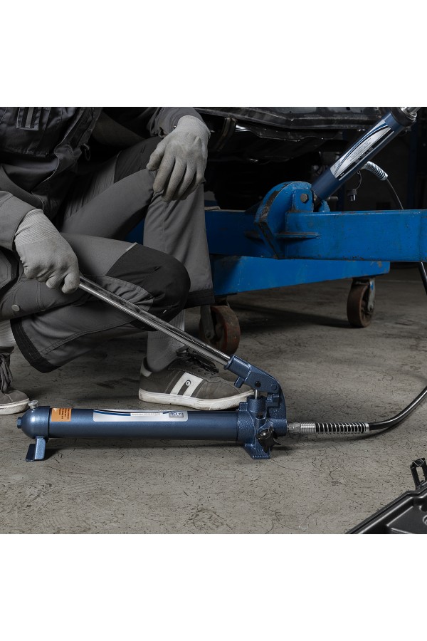 Растяжка гидравлическая, 10 т, набор из 17 предметов, 7 сменных насадок, в пластиковом кейсе на колесах Stels