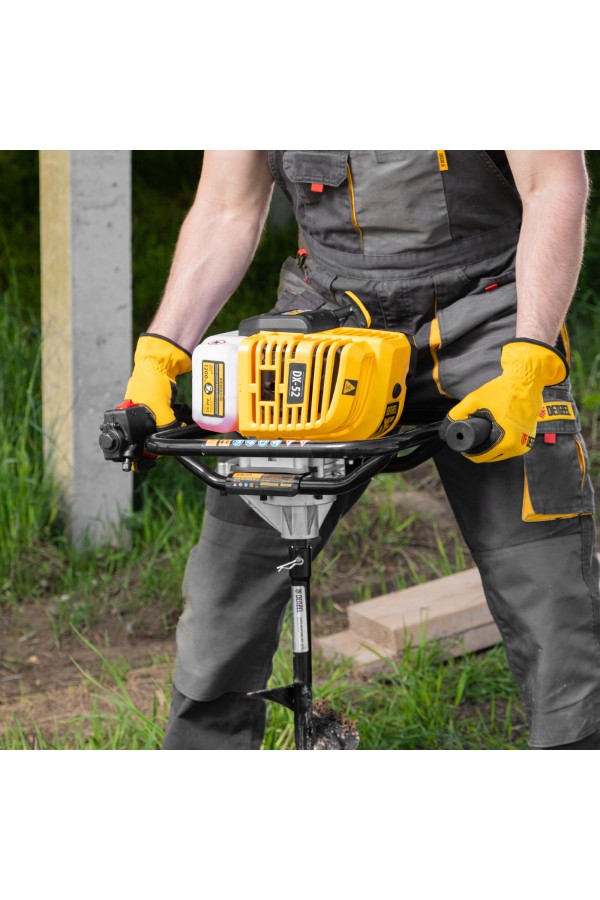 Мотобур DX-52, объём двигателя 52 см3, соединение 20 мм, без шнека Denzel