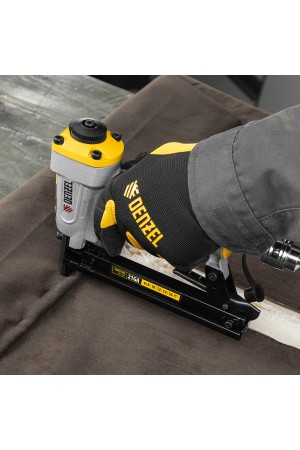 Степлер пневматический PS8016 для прямоугольных скоб 21GA от 6 до 16 мм Denzel