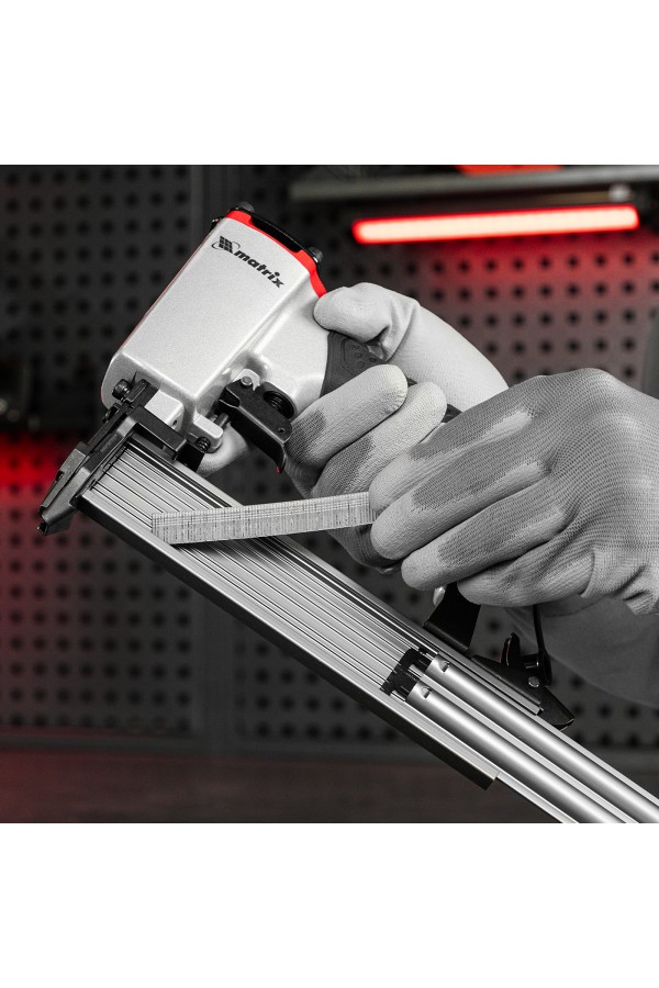 Нейлер пневматический для гвоздей от 10 до 32 мм Matrix