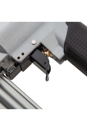 Нейлер пневматический для гвоздей от 10 до 50 мм Matrix