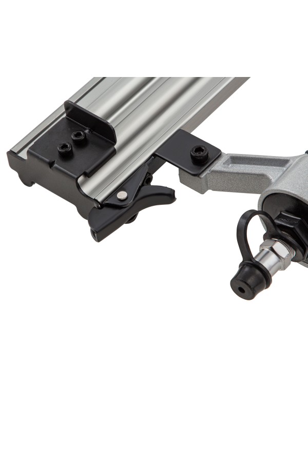 Нейлер пневматический для гвоздей от 10 до 50 мм Matrix