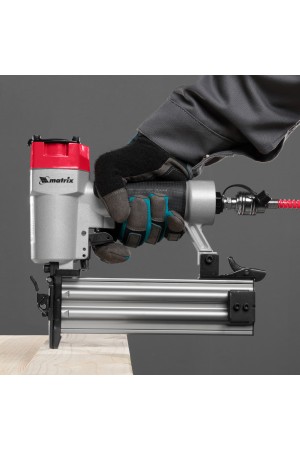 Нейлер пневматический для гвоздей от 10 до 50 мм Matrix