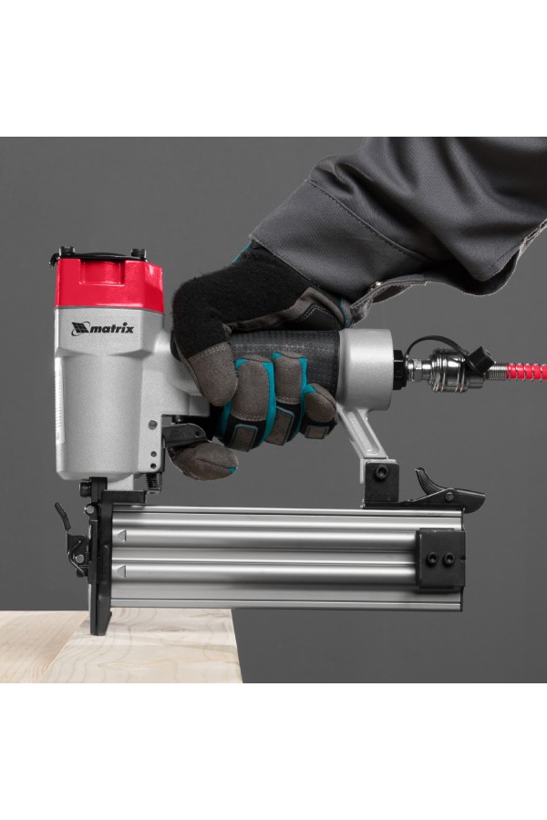 Нейлер пневматический для гвоздей от 10 до 50 мм Matrix