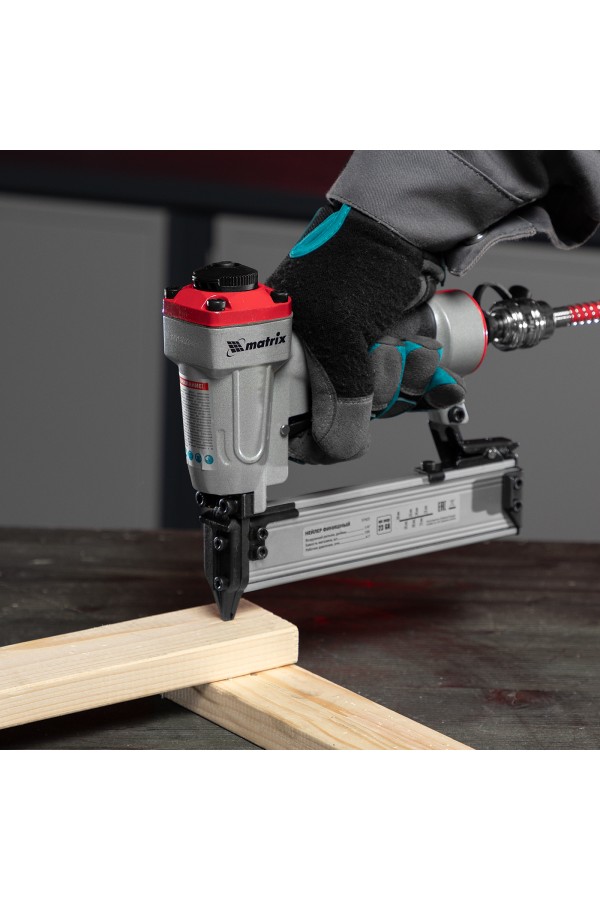 Нейлер финишный, шпилькозабивной пистолет, пневматический, гвоздь 23GA D 0.64 мм  длина 10-30 мм Matrix