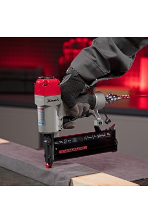 Нейлер-степлер пневматический 2 в 1, гвозди 18GA длина 10-50 мм, скобы 18GA длина 13-40 мм Matrix