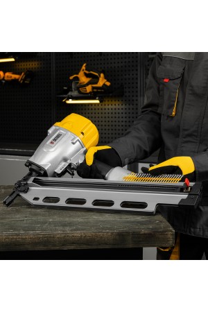 Нейлер пневматический PN2190 для гвоздей SN21 от 50 до 90 мм Denzel