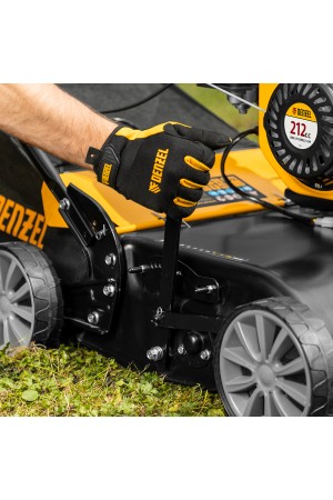 Скарификатор-аэратор бензиновый SAG-400, 212 см3, -15/+10 мм, 40 см Denzel