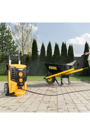 Моечная машина высокого давления R-180, 2200 Вт, 180 бар, 380 л/ч, колесная// Denzel