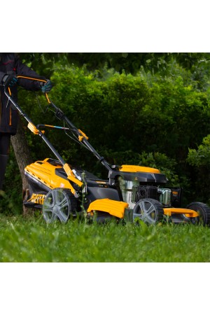 Газонокосилка бензиновая GLD-520SP, 196 куб.см, ширина 52 см, привод, 7 уровней,травосборник 60 л Denzel
