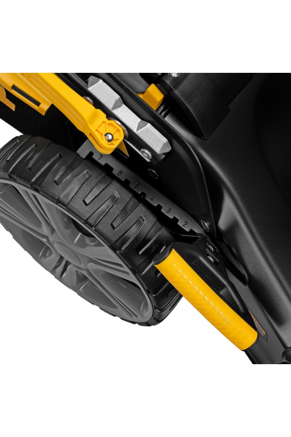 Газонокосилка бензиновая GLD-520SP, 196 куб.см, ширина 52 см, привод, 7 уровней,травосборник 60 л Denzel