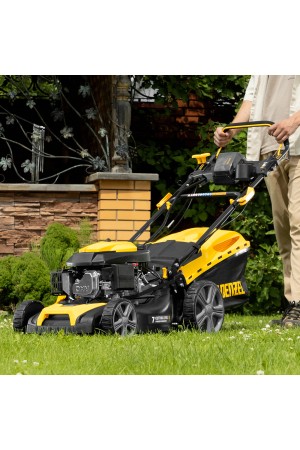 Газонокосилка бензиновая GLD-460SP-VE, 146 см3, шир. 46см, привод, вариатор, эл.старт, 60 л Denzel