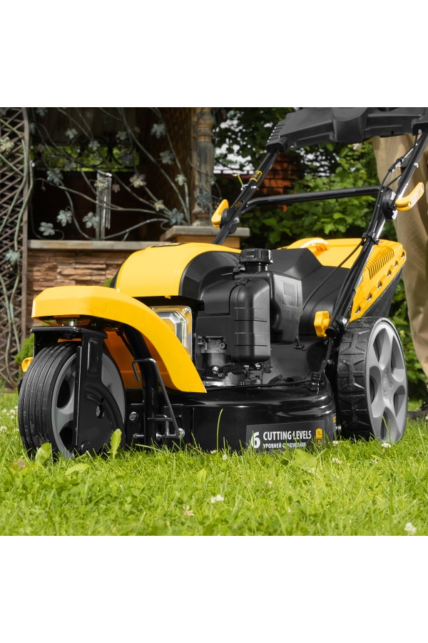 Бензиновая газонокосилка GLT-460SP-T, Trike 149 см3, 46 см, привод, панель, 60л Denzel 