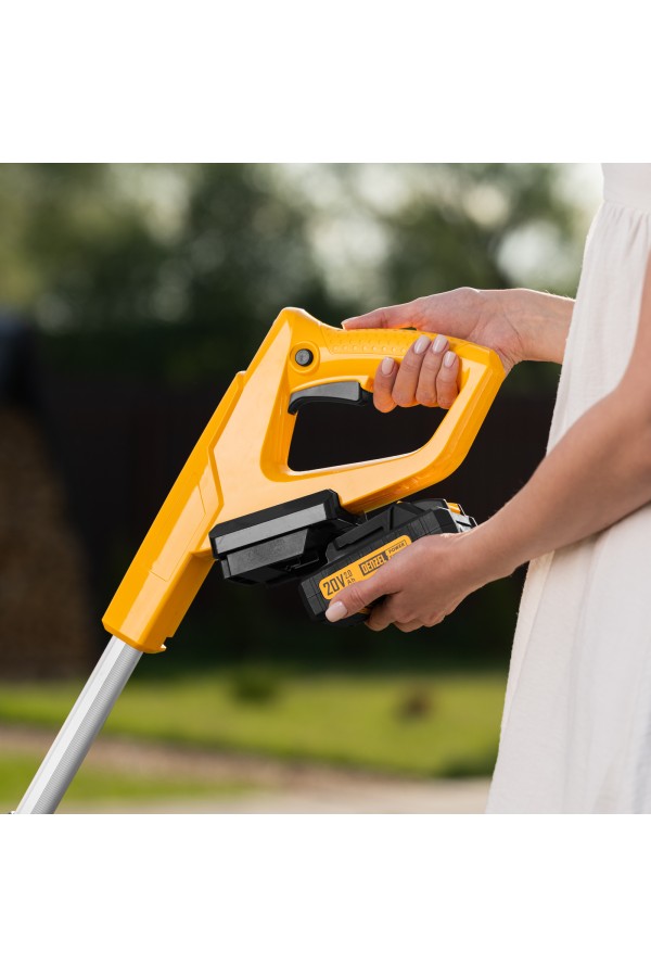 Портативная аккумуляторная газонокосилка CLM-22, Li-ion, 20В, 220 мм // Denzel