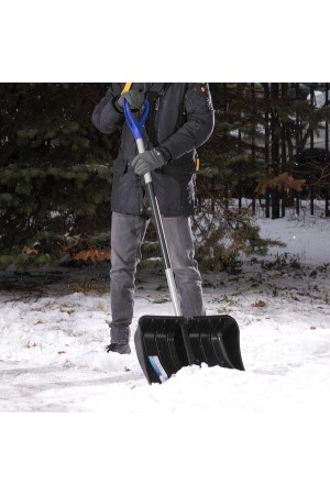 Лопата для уборки снега пластиковая, 540 х 375 х 1520 мм, стальной черенок,стальная планка, Palisad