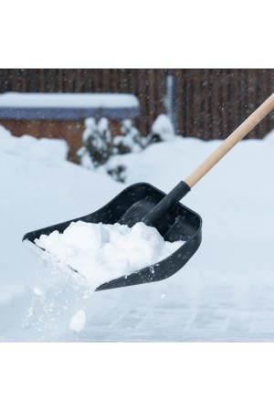 Лопата для уборки снега пластиковая, 360 х 405 х 1550 мм, деревянный черенок 1 сорт, Россия, Сибртех
