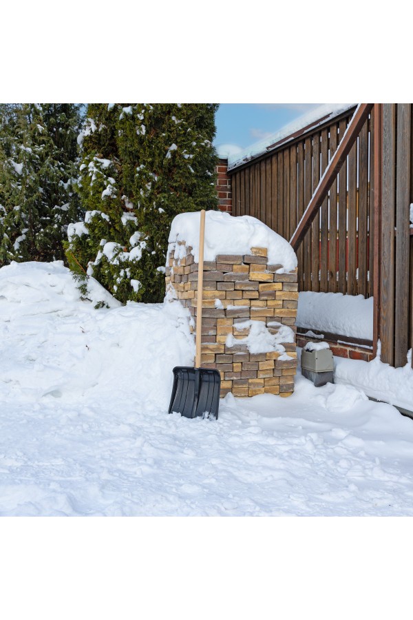 Лопата для уборки снега пластиковая, 350 х 350 х 1445 мм, деревянный черенок,