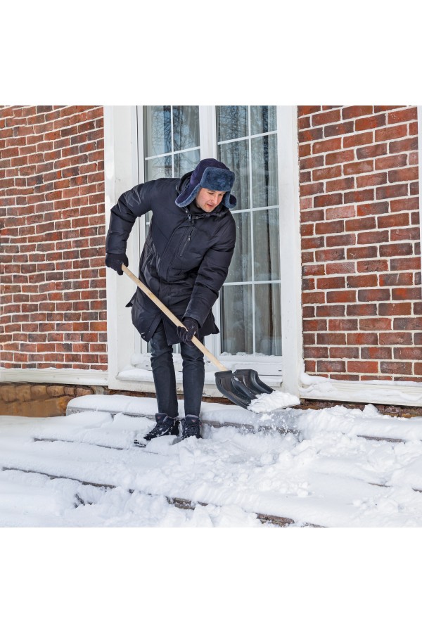 Лопата для уборки снега пластиковая, 350 х 350 х 1445 мм, деревянный черенок,