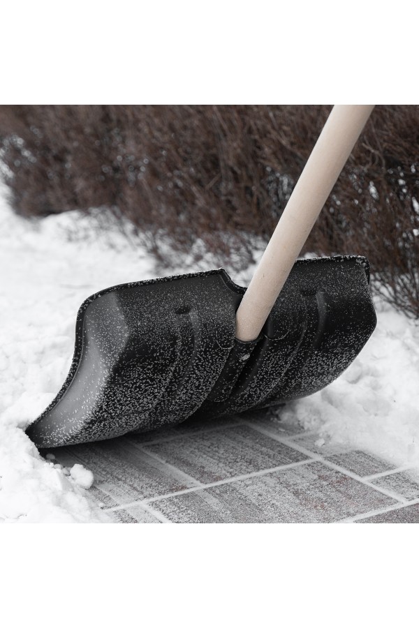 Лопата для уборки снега пластиковая, 380х385х1420 мм, оцинк. планка, деревянный черенок