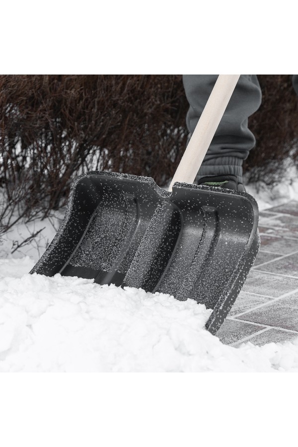 Лопата для уборки снега пластиковая, 380х385х1420 мм, оцинк. планка, деревянный черенок