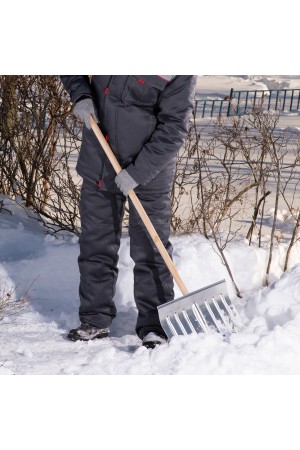 Лопата для уборки снега алюминиевая, 430 х 370 х 1350 мм, деревянный черенок, Россия, Сибртех