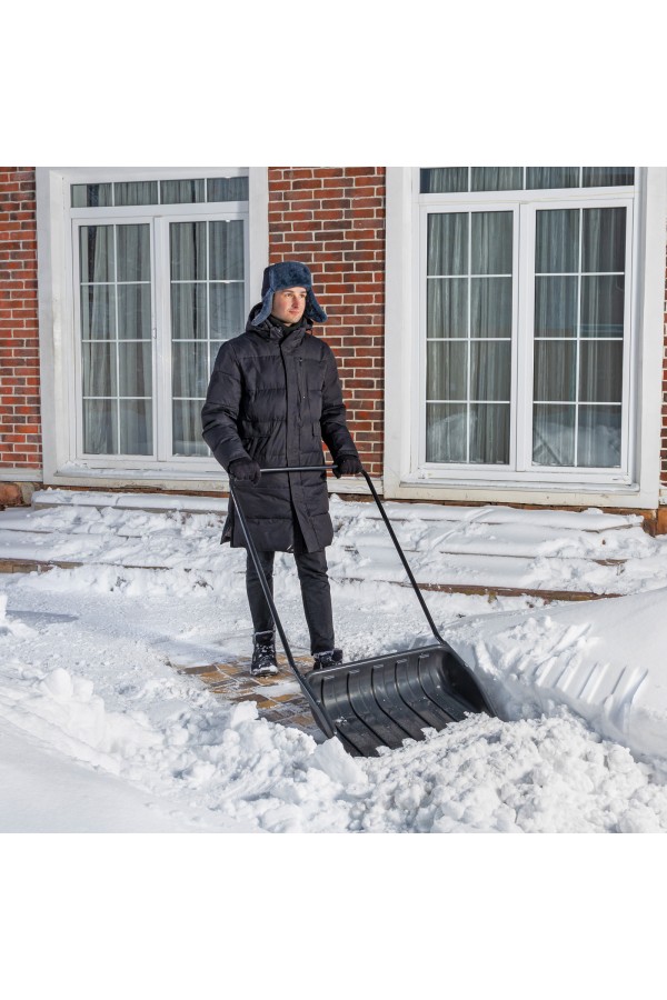 Движок для уборки снега пластиковый, 690х470х1420 мм, стальная рукоятка, Сибртех