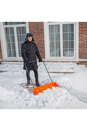 Движок для уборки снега пластиковый, 795х435х1280 мм, стальная рукоятка, усиленный// Сибртех