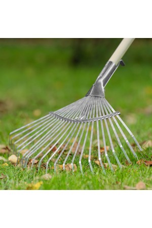 Грабли веерные стальные, 300 - 480 мм, 22 плоских зуба, оцинкованные,раздвижные, без черенка, Palisad