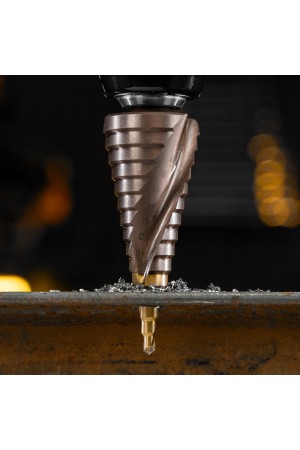 Сверло ступенчатое, 4-6-8-10-12-14-16-18-20-22-24-26-28-30-32 мм, Р6М5К5, 6-гр. хвостовик Denzel