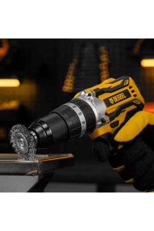 Набор щеток для дрели, 2 Плоские 50-75мм, 3 Чашки 25-50-75мм, шпилька,  нерж.вит. проволока Denzel