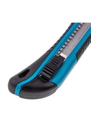 Нож, 170 мм, обрезиненный ABS-корпус, выдвижное сегментное лезвие 18 мм (SK-5), металлическая направляющая, 5 запасных лезвий Gross