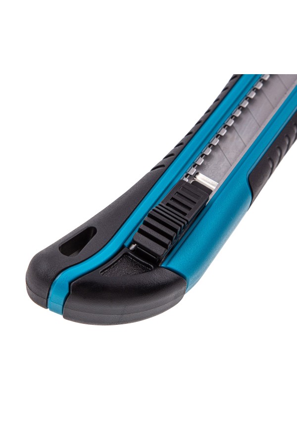 Нож, 170 мм, обрезиненный ABS-корпус, выдвижное сегментное лезвие 18 мм (SK-5) металлическая направляющая, 5 запасных лезвий Gross